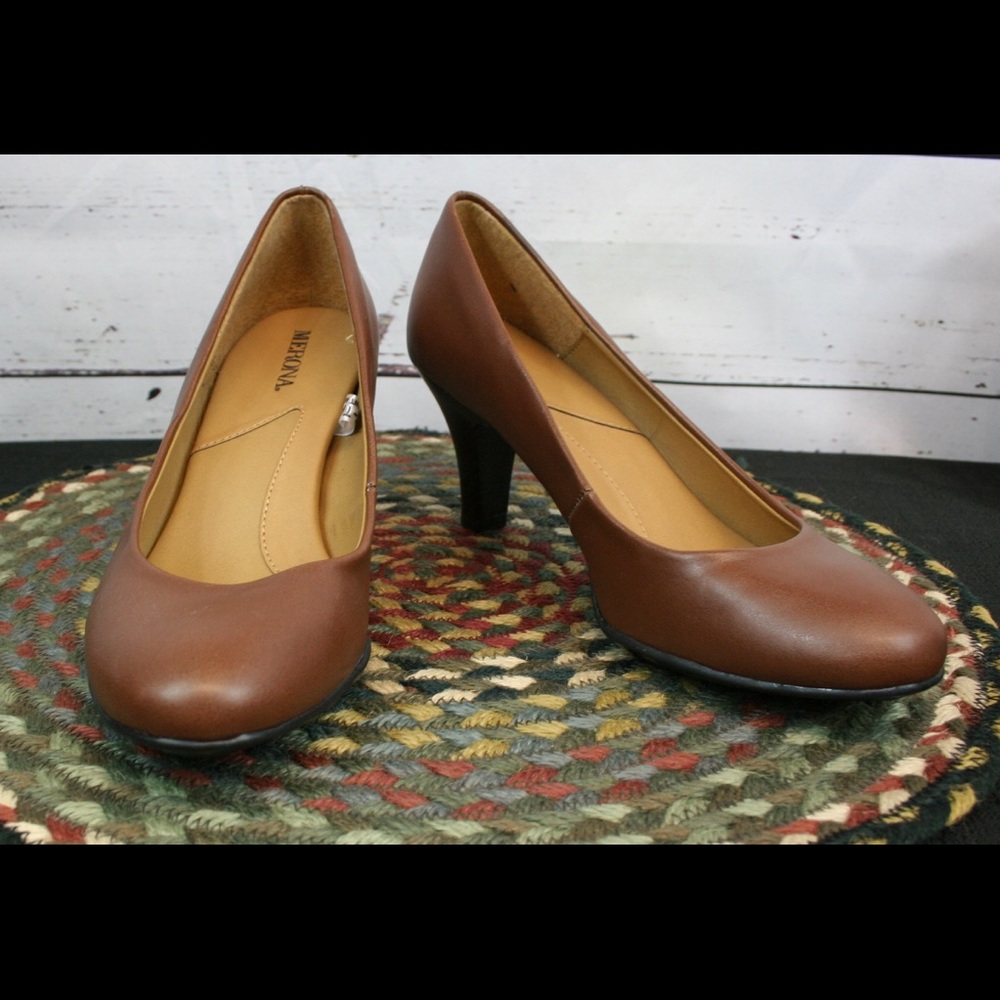 Merona heels in new condition!